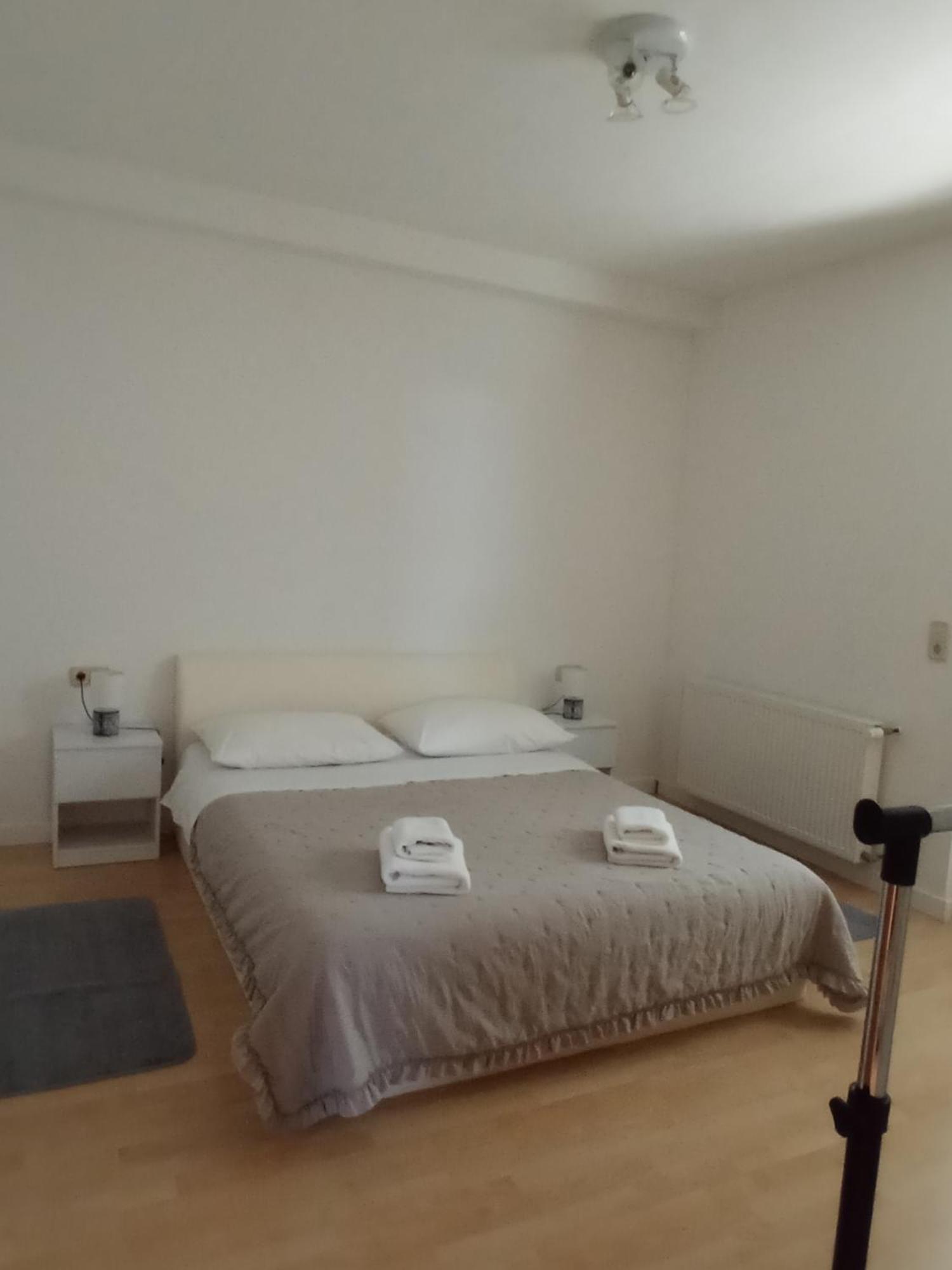 Apartman Carpe Diem Sutomiscica Екстериор снимка