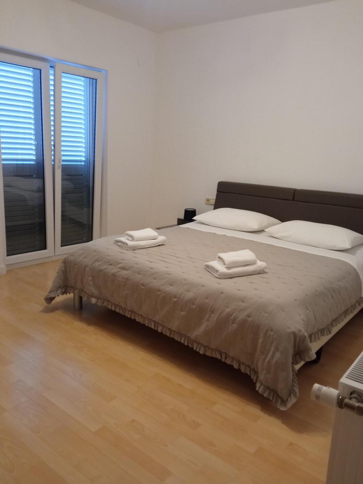 Apartman Carpe Diem Sutomiscica Екстериор снимка